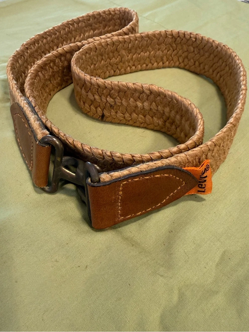 Levi’s western rodeo tan braided rattan belt leather ends & metal clasp buckle